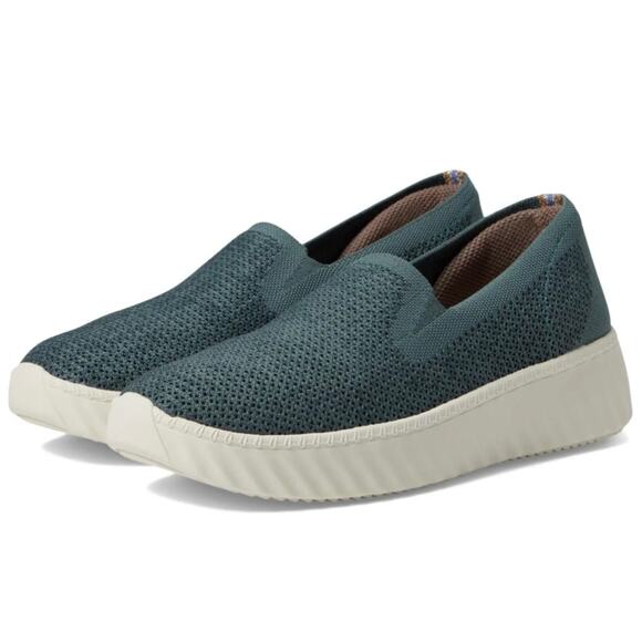 NIB Bzees Wednesday 9M Slip On Comfort Platform Sneakers Green - Picture 1 of 11